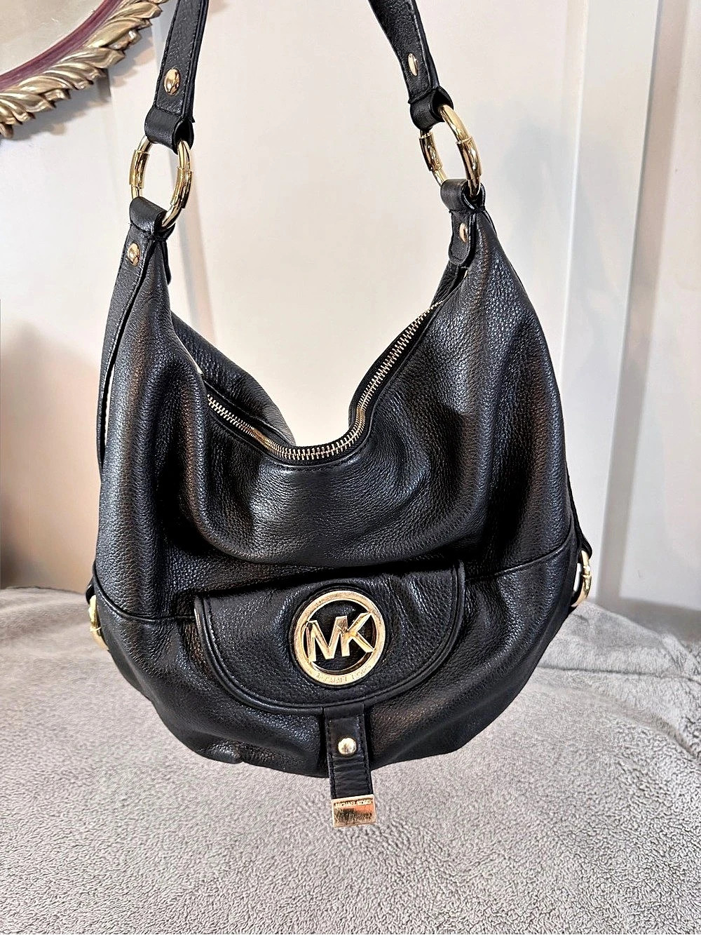 Michael Kors Fulton Black slouchy Pebbled Leather Hobo Bag Gold Hardware